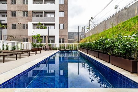 Apartamento à venda com 25m², 1 quarto e sem vaga Apartamento à venda com 25m², 1 quarto e sem vagaÁrea comum - Piscina
