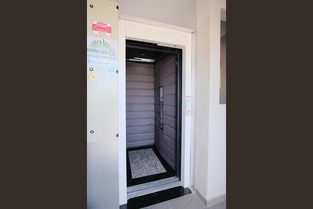 Apartamento à venda com 40m², 2 quartos e sem vagaÁrea comum