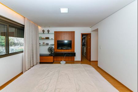 Apartamento à venda com 200m², 4 quartos e 3 vagasSuíte 1