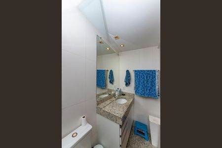 Apartamento à venda com 200m², 4 quartos e 3 vagasBanheiro da Suíte 2