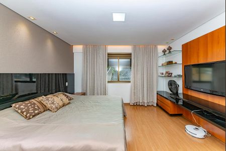 Apartamento à venda com 200m², 4 quartos e 3 vagasSuíte 1