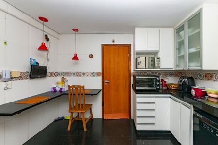 Apartamento à venda com 200m², 4 quartos e 3 vagasCozinha