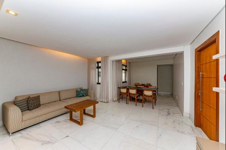 Apartamento à venda com 200m², 4 quartos e 3 vagasSala