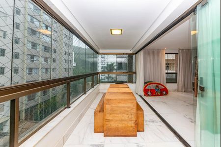 Apartamento à venda com 200m², 4 quartos e 3 vagasVaranda da Sala