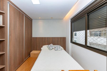 Apartamento à venda com 200m², 4 quartos e 3 vagasSemi Suíte 2