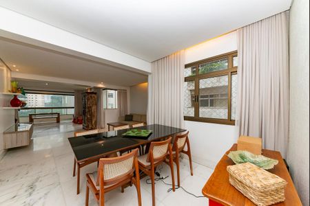 Apartamento à venda com 200m², 4 quartos e 3 vagasSala