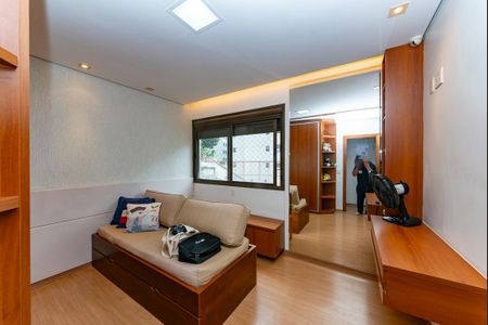 Apartamento à venda com 200m², 4 quartos e 3 vagasSuíte 2