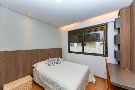 Apartamento à venda com 200m², 4 quartos e 3 vagasSemi Suíte 2