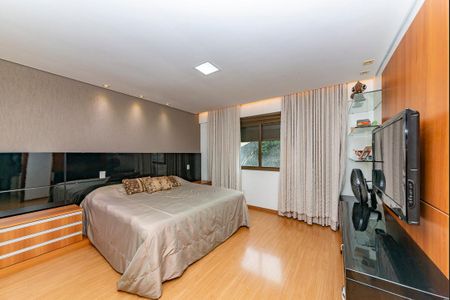 Apartamento à venda com 200m², 4 quartos e 3 vagasSuíte 1