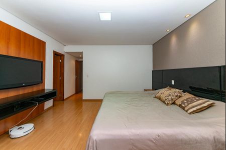 Apartamento à venda com 200m², 4 quartos e 3 vagasSuíte 1