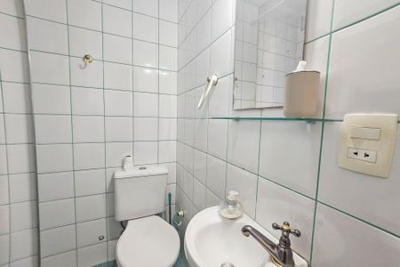 Apartamento para alugar com 72m², 2 quartos e 1 vaga Apartamento para alugar com 72m², 2 quartos e 1 vagaBanheiro social