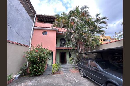 Fachada de casa à venda com 3 quartos, 133m² em Encantado, Rio de Janeiro