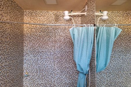 Casa à venda com 85m², 3 quartos e 1 vaga Casa à venda com 85m², 3 quartos e 1 vagaBanheiro 1