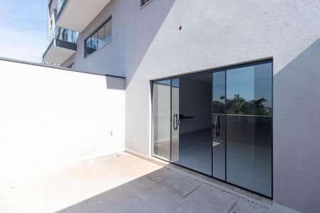 Casa à venda com 300m², 4 quartos e 4 vagasVarando do Salão de Festas