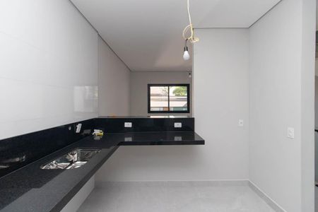 Casa à venda com 300m², 4 quartos e 4 vagasCozinha