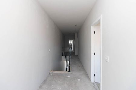 Casa à venda com 300m², 4 quartos e 4 vagasHall da escada