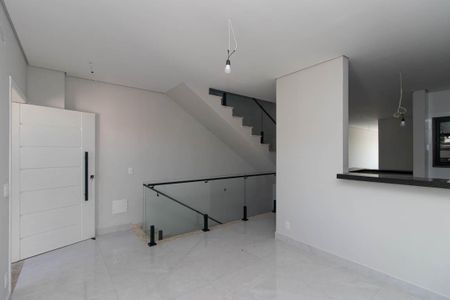 Casa à venda com 300m², 4 quartos e 4 vagasSala de TV