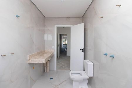 Casa à venda com 300m², 4 quartos e 4 vagasBanheiro da Suíte 4