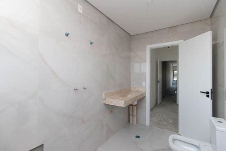 Casa à venda com 300m², 4 quartos e 4 vagasBanheiro da Suíte 4