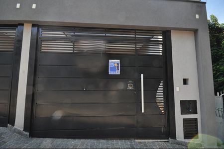 Casa à venda com 300m², 4 quartos e 4 vagasFachada
