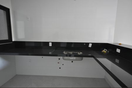 Casa à venda com 300m², 4 quartos e 4 vagasCozinha