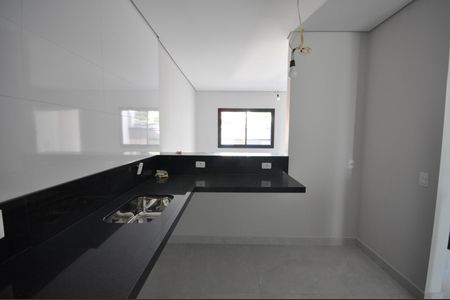 Casa à venda com 300m², 4 quartos e 4 vagasCozinha