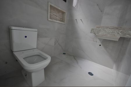 Casa à venda com 360m², 4 quartos e 4 vagasBanheiro da Suíte 2