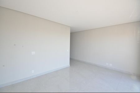 Sala de casa à venda com 4 quartos, 360m² em Vila Irmaos Arnoni, São Paulo