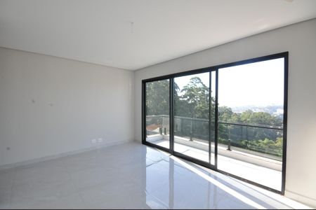 Sala de casa à venda com 4 quartos, 300m² em Vila Irmaos Arnoni, São Paulo