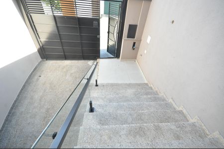 Casa à venda com 360m², 4 quartos e 4 vagasEscada de acesso