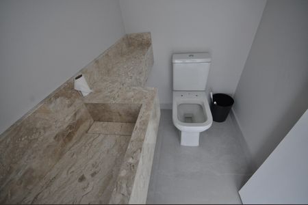 Casa à venda com 360m², 4 quartos e 4 vagasLavabo