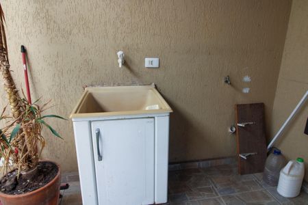 Casa para alugar com 50m², 1 quarto e sem vaga Casa para alugar com 50m², 1 quarto e sem vagaÁrea externa