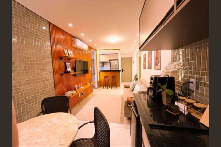 Sala de apartamento para alugar com 1 quarto, 43m² em Piatã, Salvador