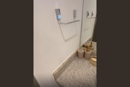 Banheiro de apartamento para alugar com 1 quarto, 43m² em Piatã, Salvador