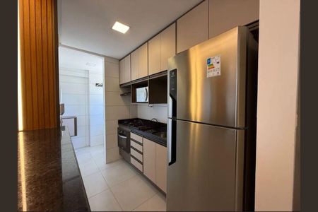 Cozinha de apartamento para alugar com 1 quarto, 43m² em Piatã, Salvador