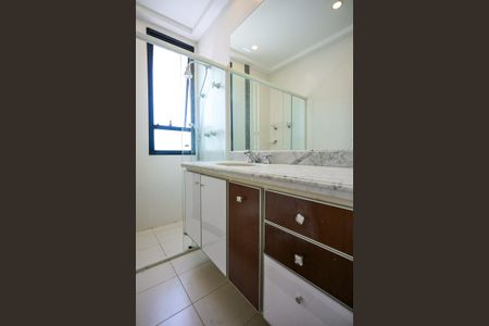 Apartamento para alugar com 370m², 4 quartos e 6 vagasBanheiro Suíte 1