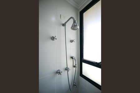 Apartamento para alugar com 370m², 4 quartos e 6 vagasChuveiro do banheiro da Suíte 3