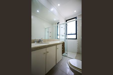 Apartamento para alugar com 370m², 4 quartos e 6 vagasBanheiro da Suíte  3