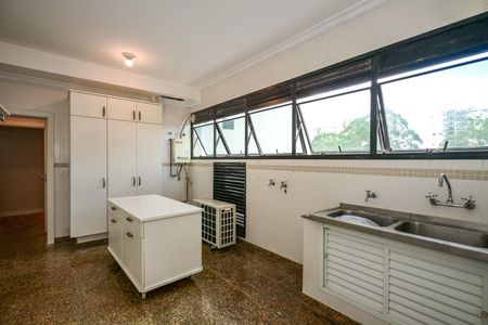 Apartamento para alugar com 370m², 4 quartos e 6 vagasÁrea de Serviço 