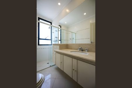 Apartamento para alugar com 370m², 4 quartos e 6 vagasBanheiro Suíte 2