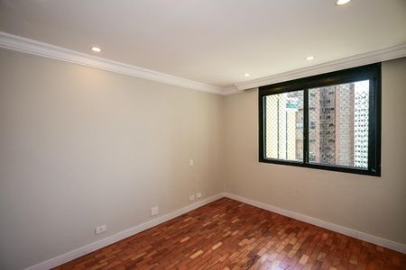 Apartamento para alugar com 370m², 4 quartos e 6 vagasSuíte 2