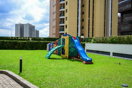 Apartamento para alugar com 370m², 4 quartos e 6 vagasPlayground