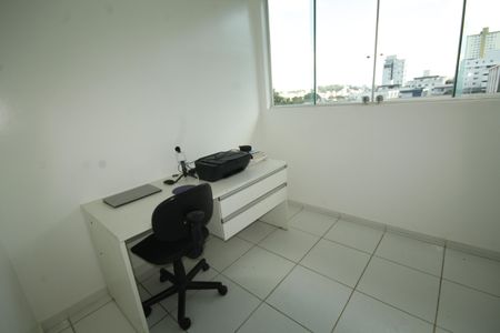 Casa à venda com 360m², 8 quartos e 2 vagasEscritório