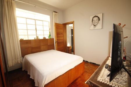 Casa à venda com 360m², 8 quartos e 2 vagasSuíte