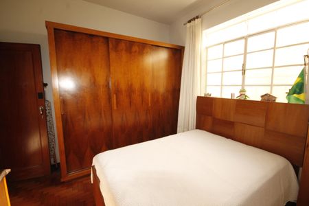 Casa à venda com 360m², 8 quartos e 2 vagasSuíte