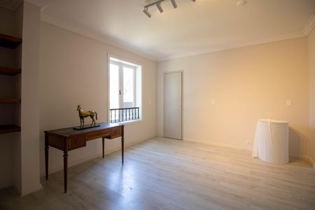 Casa à venda com 700m², 3 quartos e 6 vagasSala inferior 