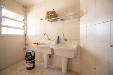 Casa à venda com 700m², 3 quartos e 6 vagasÁrea de Serviço