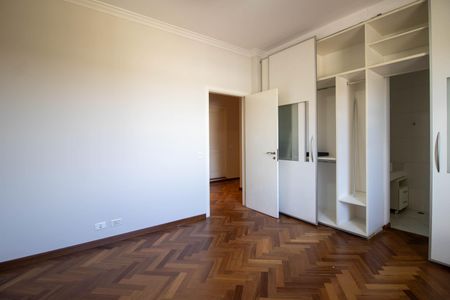 Casa à venda com 700m², 3 quartos e 6 vagasSuíte 2