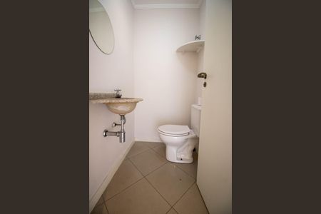 Casa à venda com 700m², 3 quartos e 6 vagasLavabo inferior 