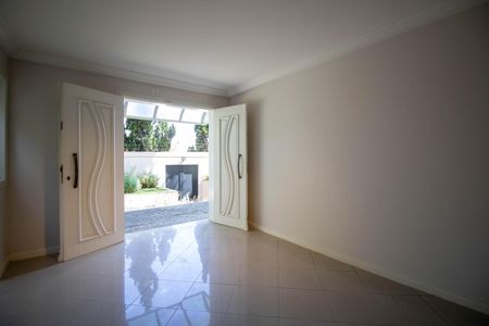 Casa à venda com 700m², 3 quartos e 6 vagasEntrada 